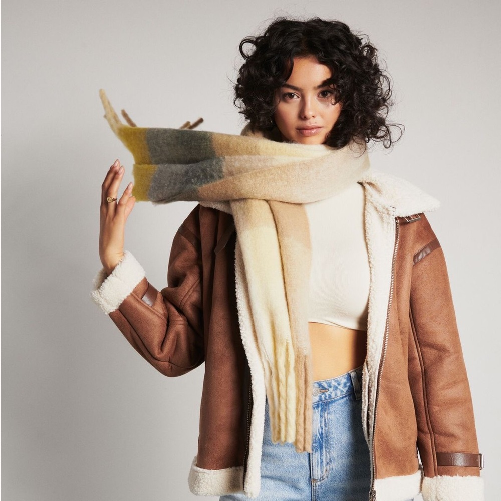 Dynamite Blanket Scarf